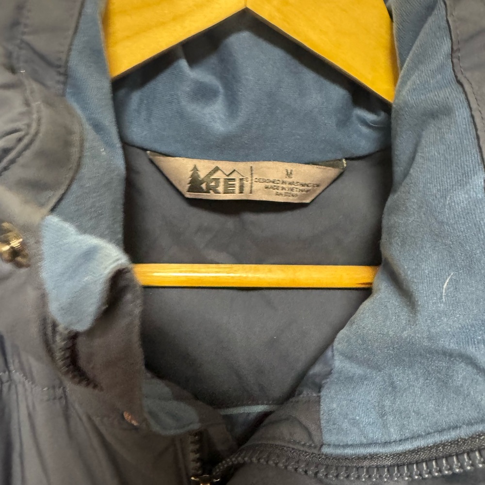 Great condition- warm coat - Picture 4 of 4